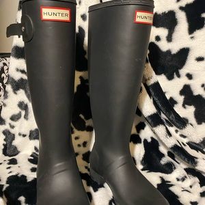 Hunter Women’s Tour Rain Boots